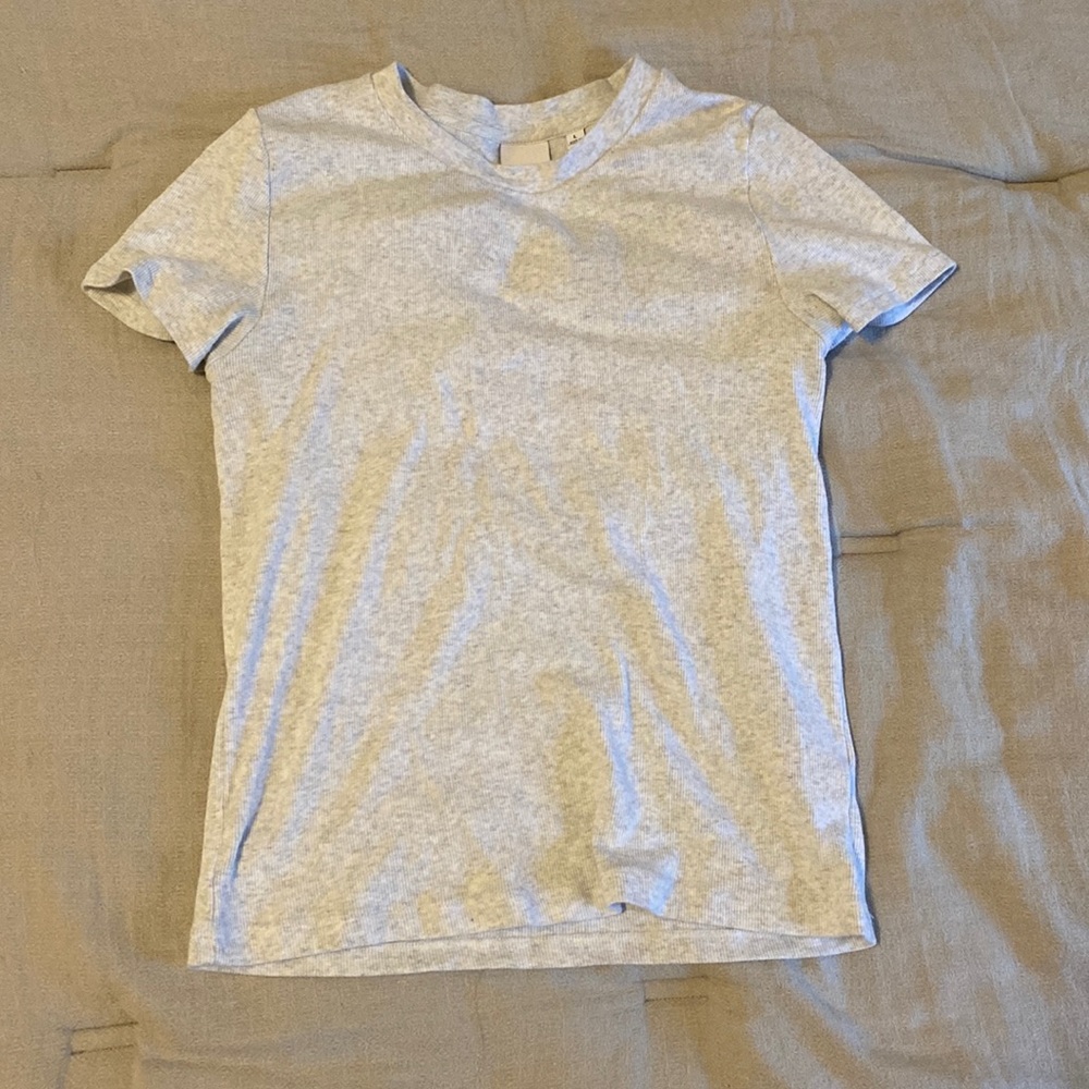 Aritzia TNA tshirt